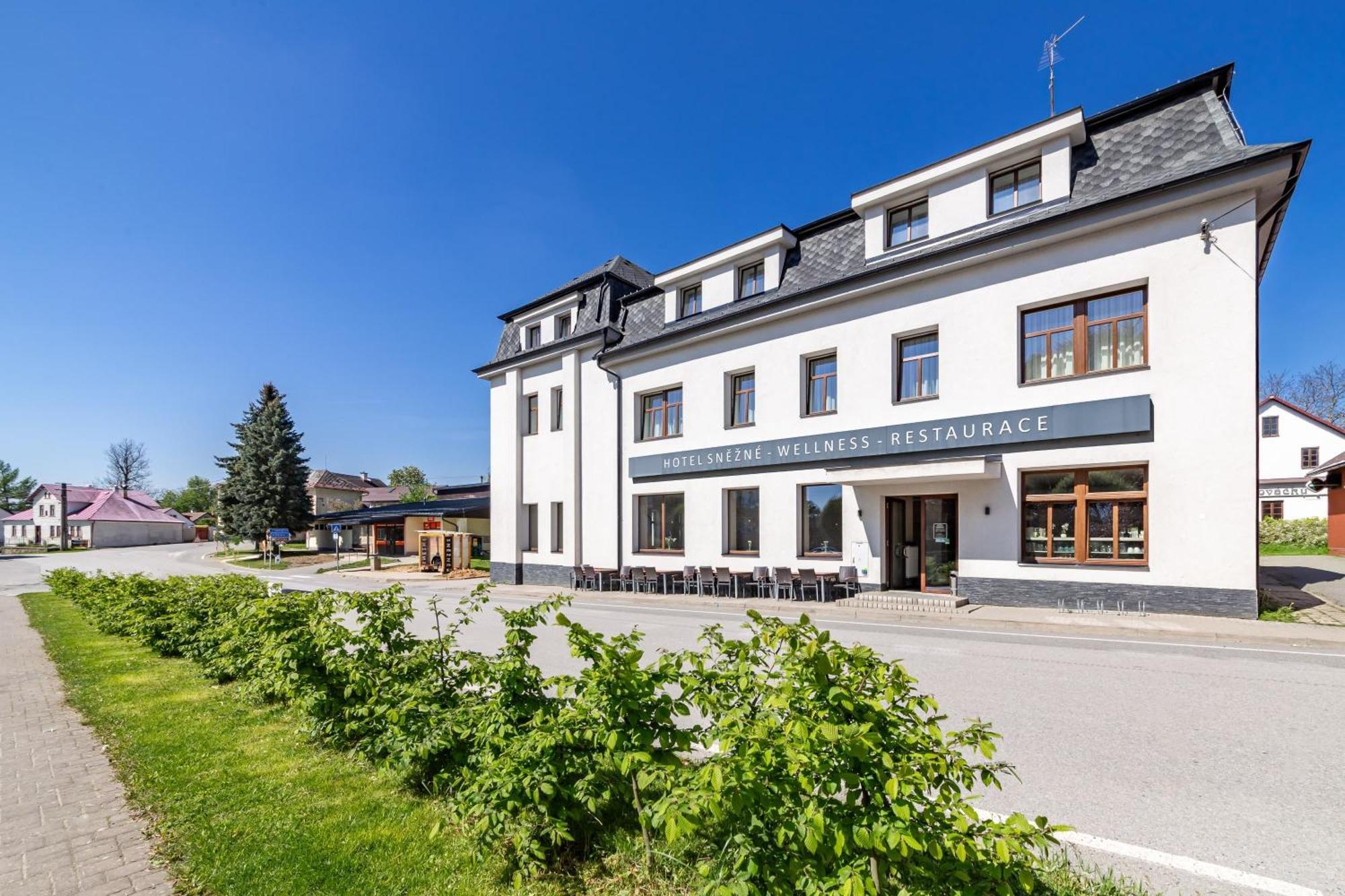 Hotel Sněžné Exterior foto